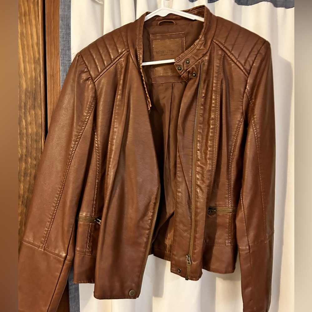 Aeropostale brown leather jacket worn maybe 2 times has sat in closet